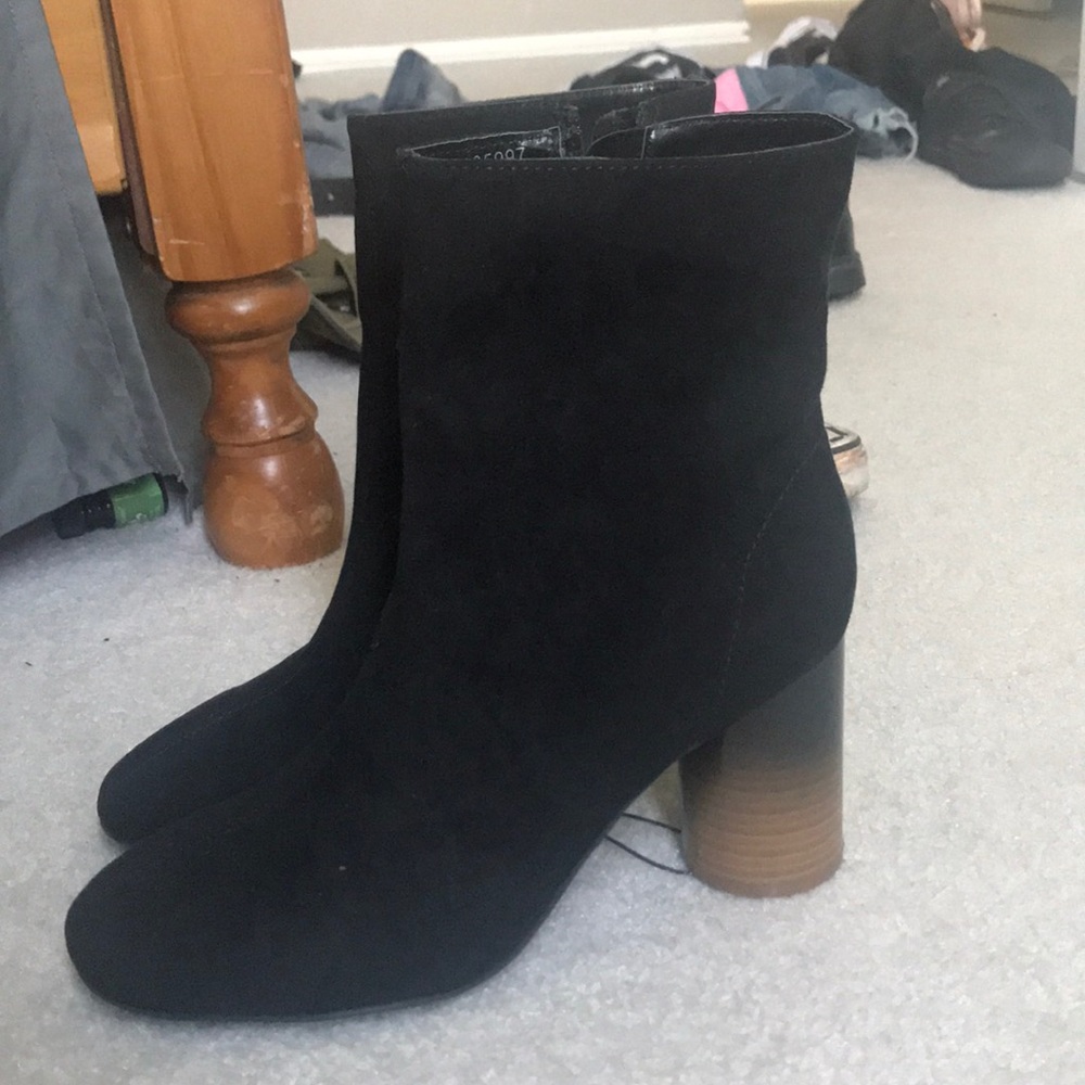 NWT! black heel booties